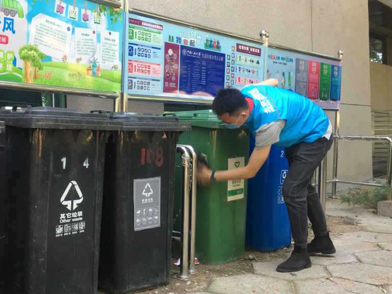 垃圾箱清洁1